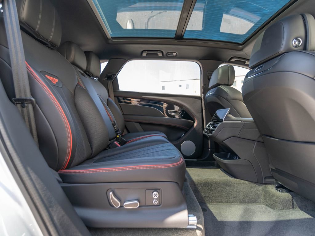 Used 2023 Bentley Bentayga Extended Wheelbase AWD/4WD image 26