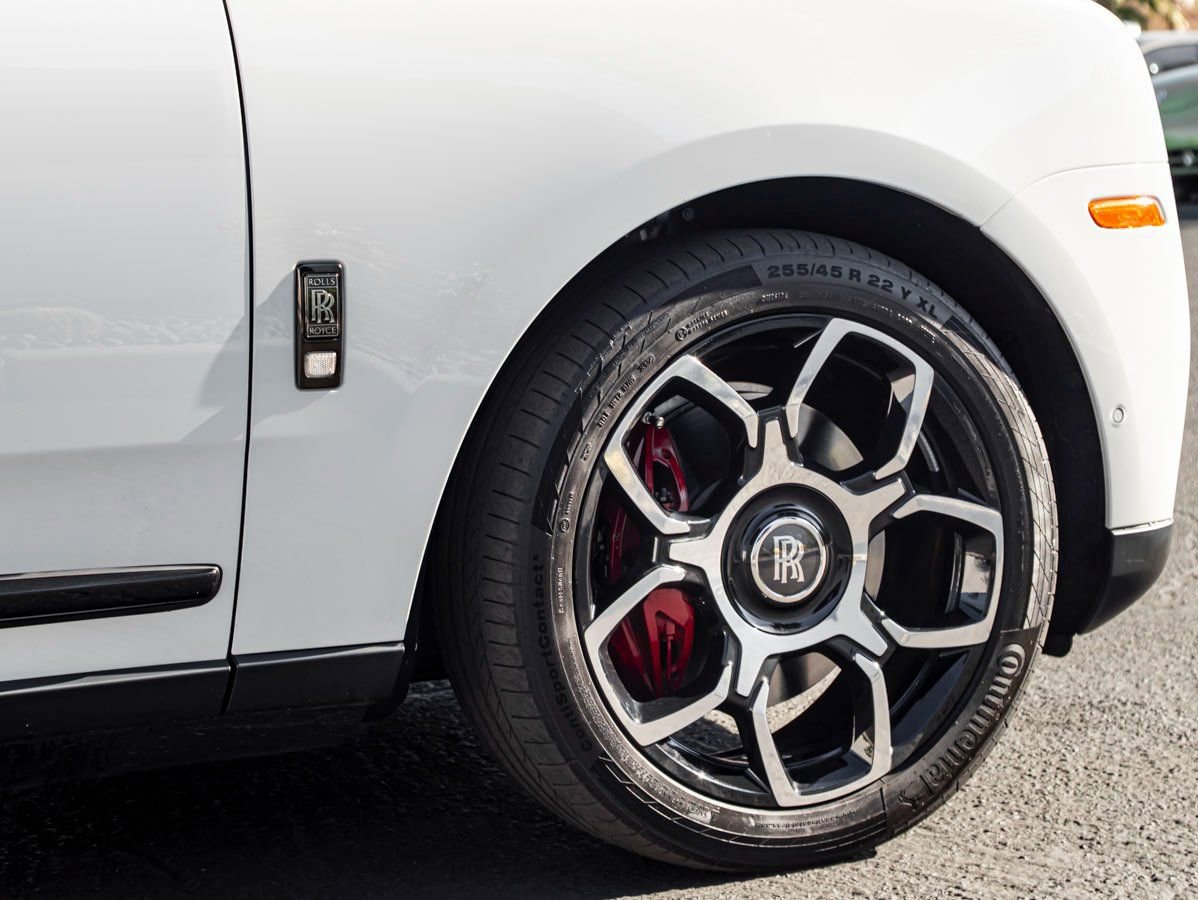 Certified 2023 Rolls-Royce Cullinan Black Badge w/ Dark Exterior Package AWD/4WD image 12