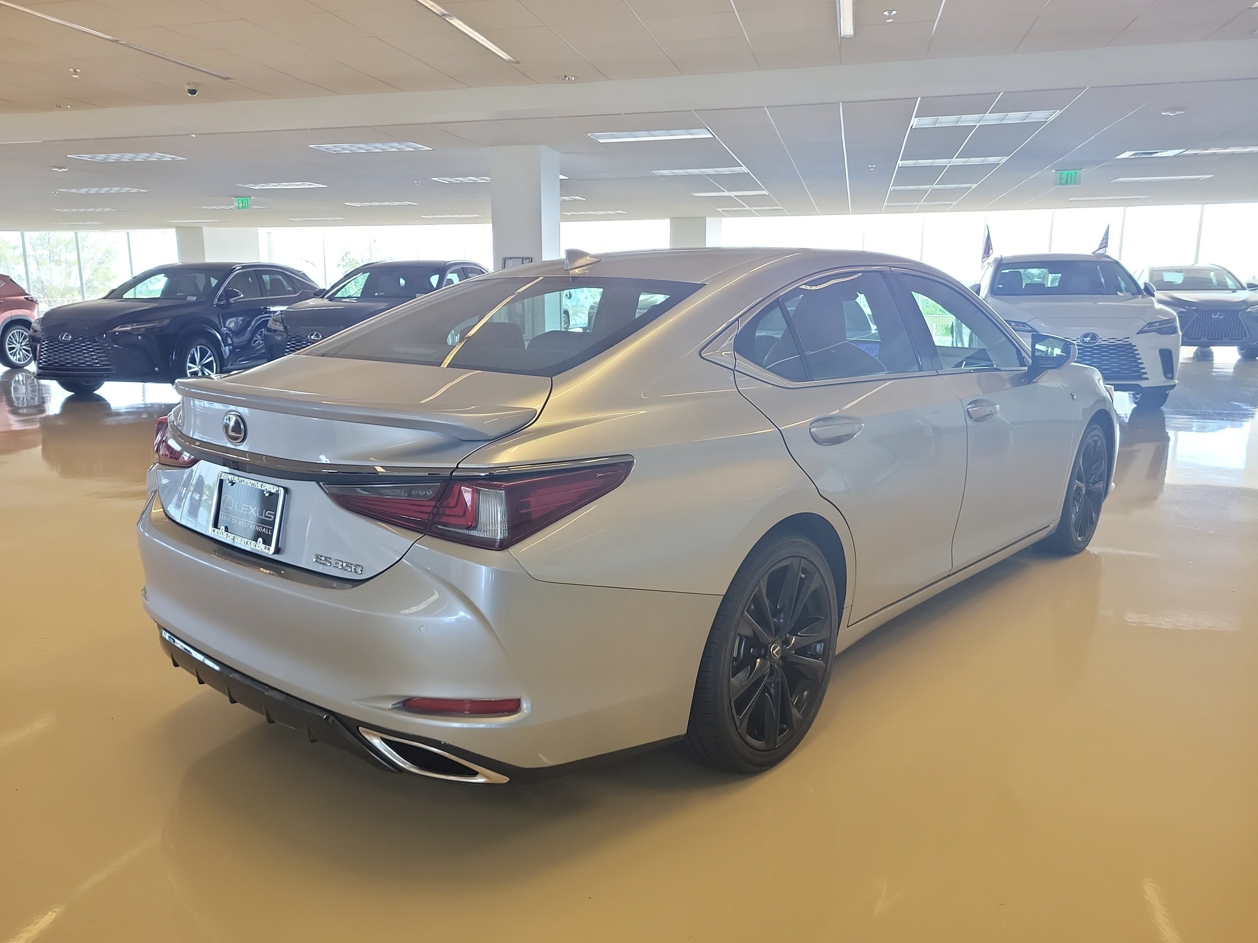Certified 2024 Lexus ES 350 F Sport w/ Accessory Package (Z2) FWD image 8