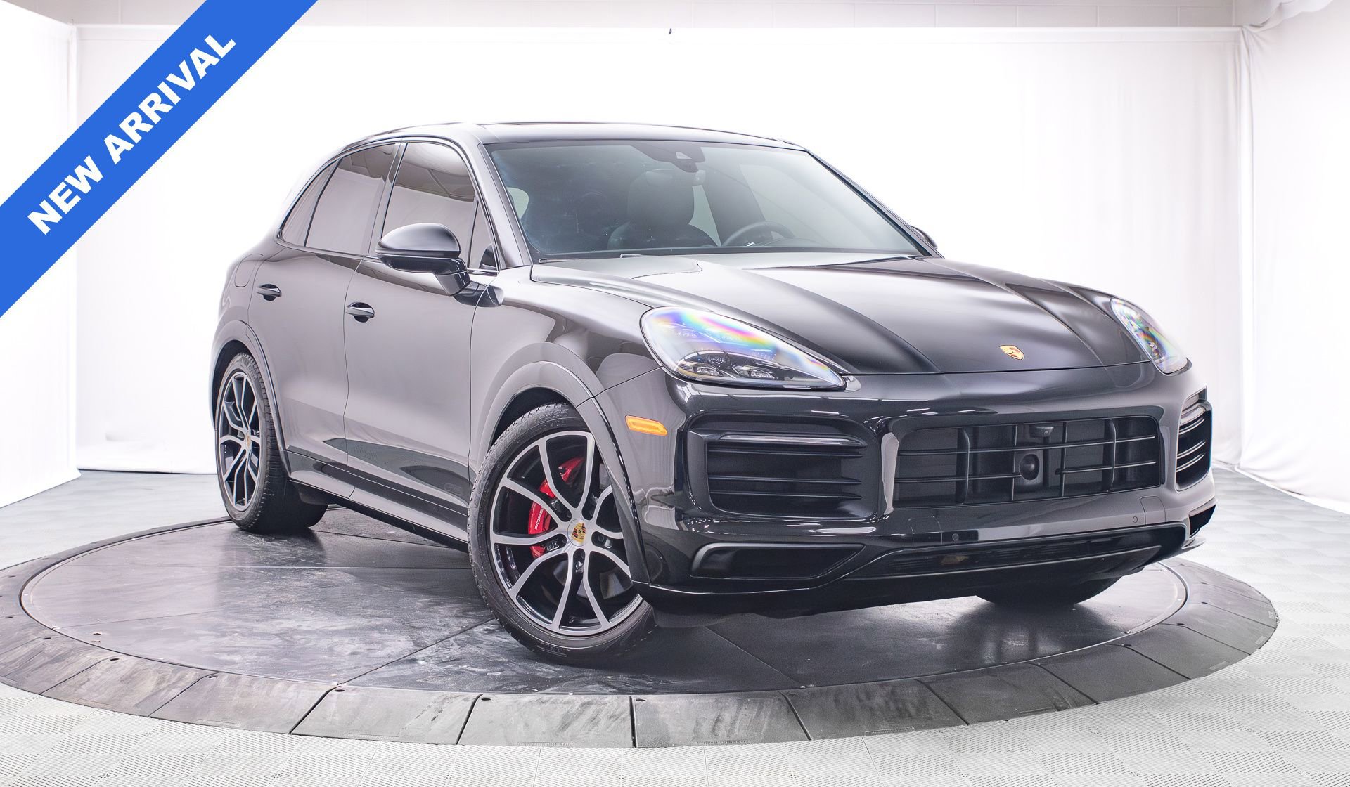 Used 2021 Porsche Cayenne GTS image 1