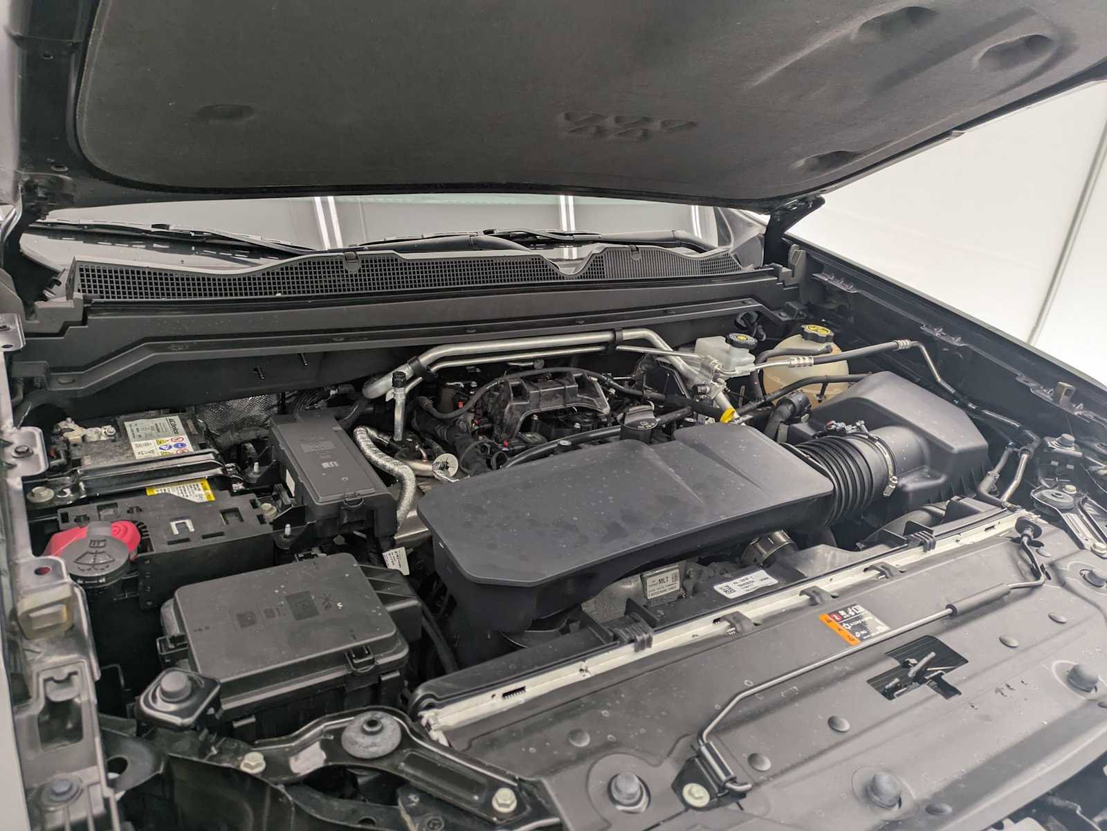 Used 2023 Chevrolet Colorado LT w/ LT Convenience Package AWD/4WD image 17