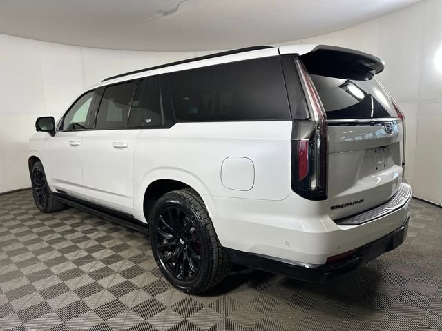 Used 2024 Cadillac Escalade ESV Sport w/ LPO, ONYX Package image 5