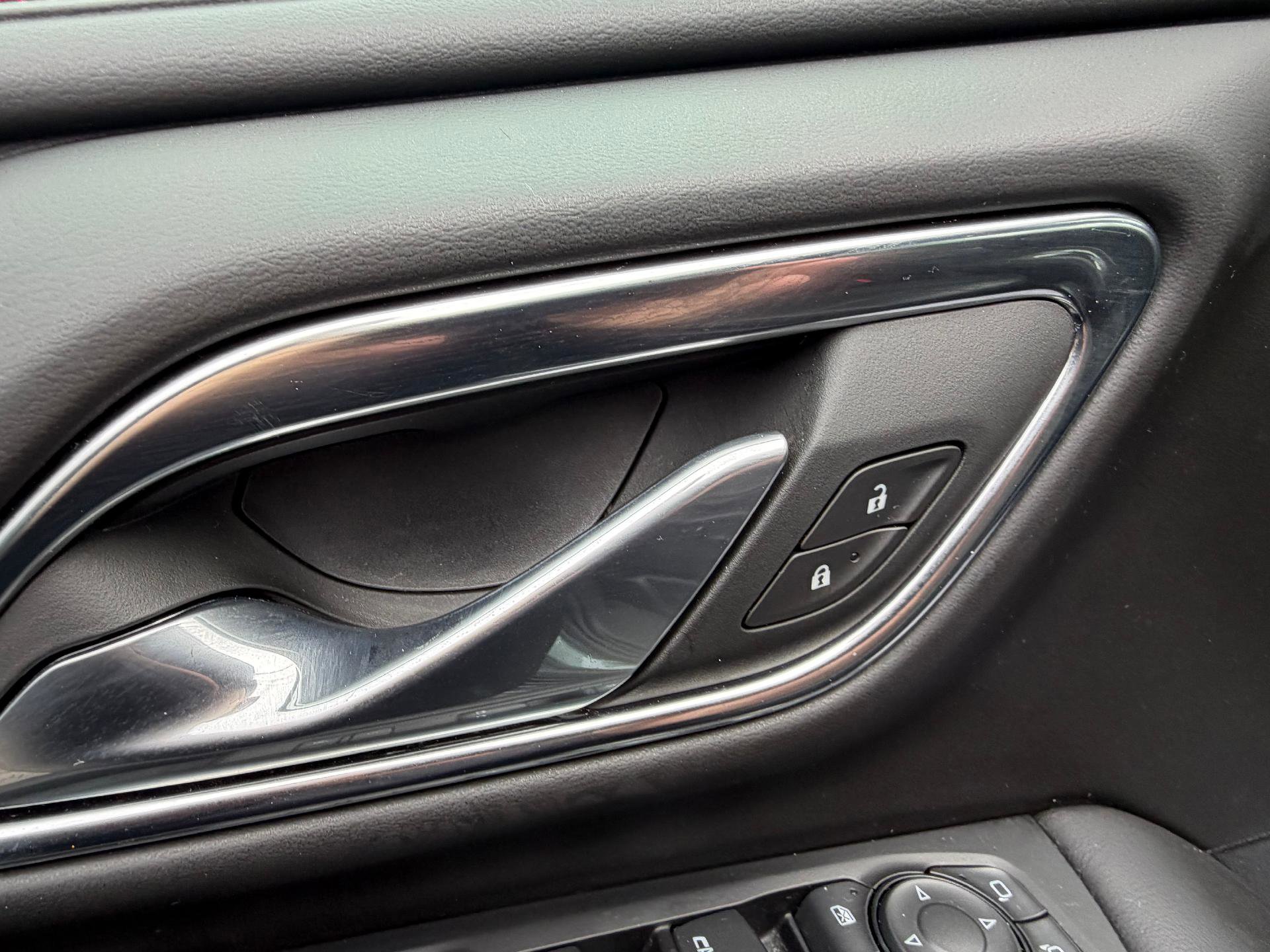 Used 2024 Chevrolet Suburban RST w/ Luxury Package image 21