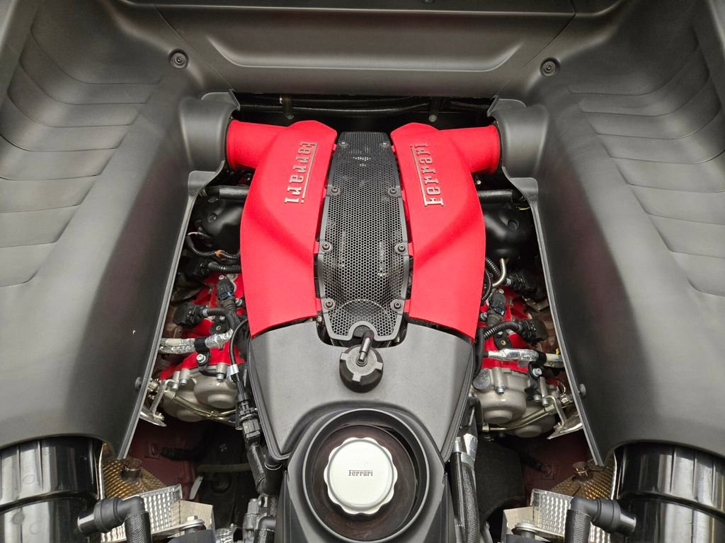 Used 2020 Ferrari F8 Tributo RWD image 19