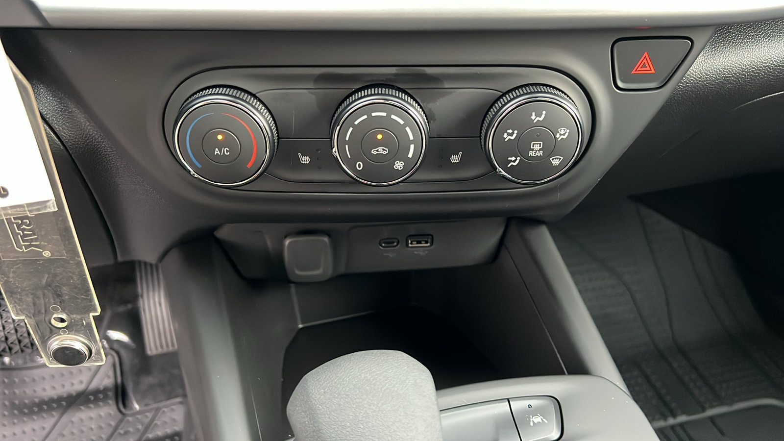 New 2026 Chevrolet Trax RS w/ Sunroof Package FWD image 20