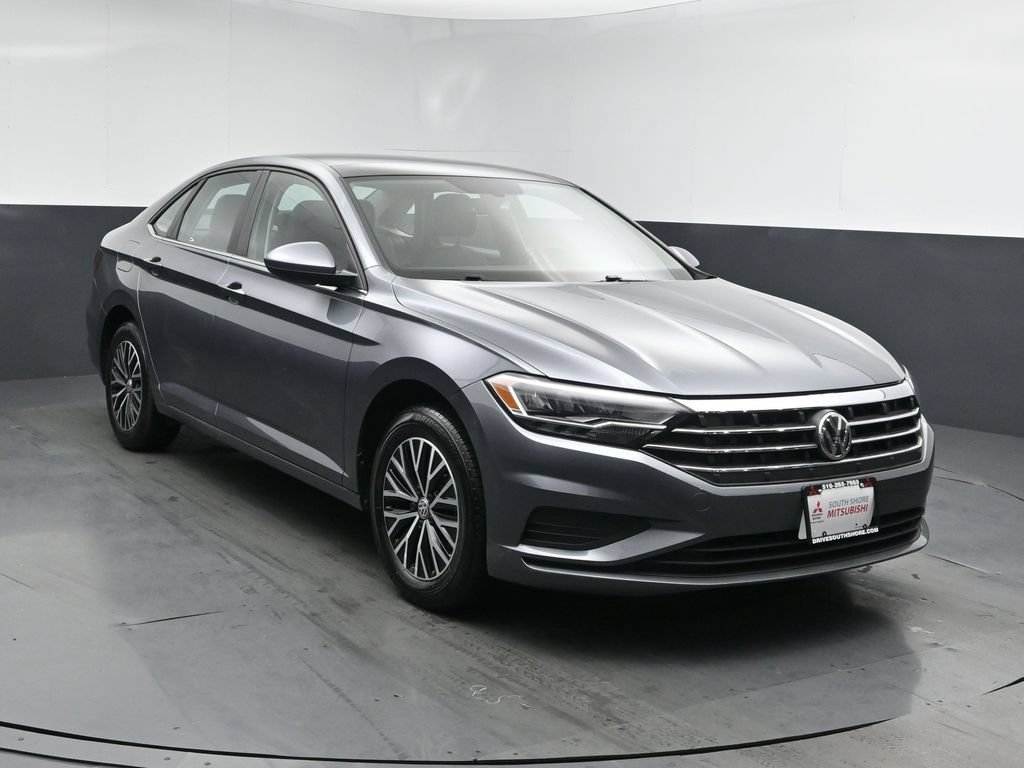 Used 2021 Volkswagen Jetta SE FWD image 2