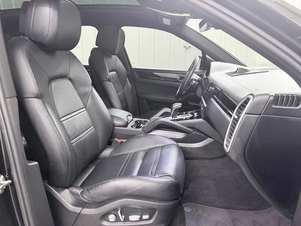 Used 2019 Porsche Cayenne S AWD/4WD image 45