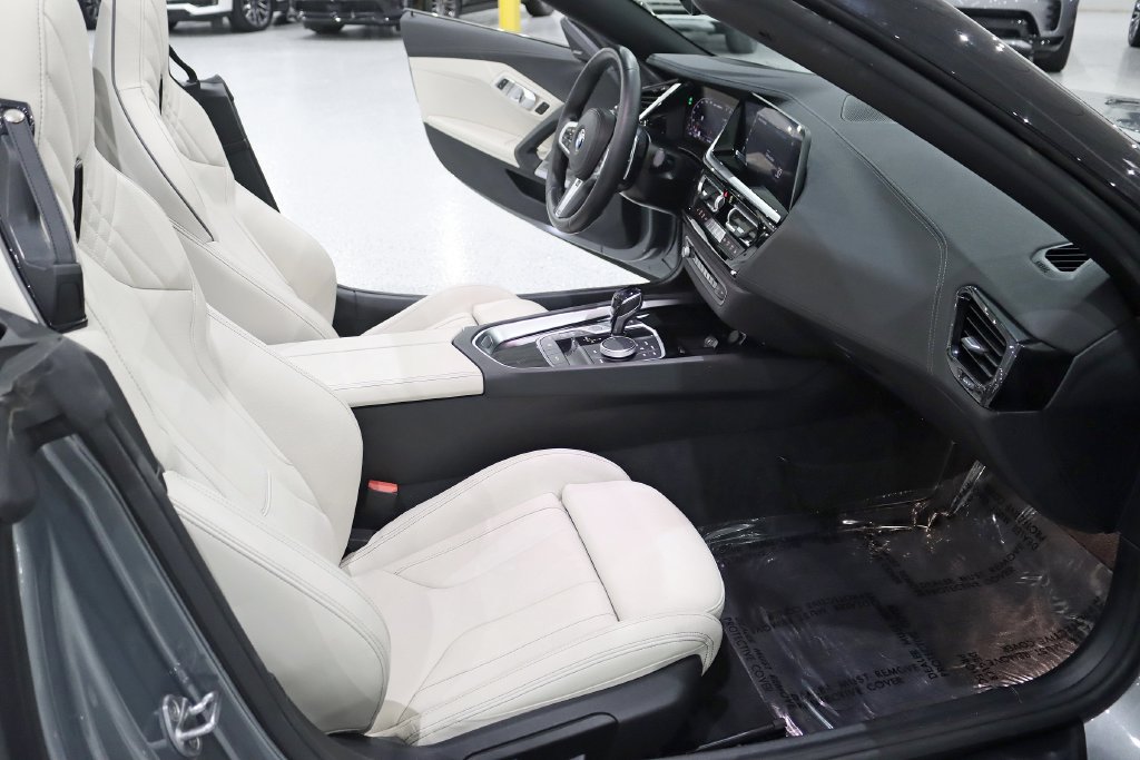 Used 2023 BMW Z4 M40i w/ Premium Package RWD image 30