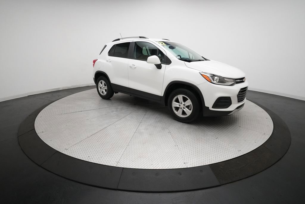 Certified 2022 Chevrolet Trax LT w/ LT Convenience Package image 35