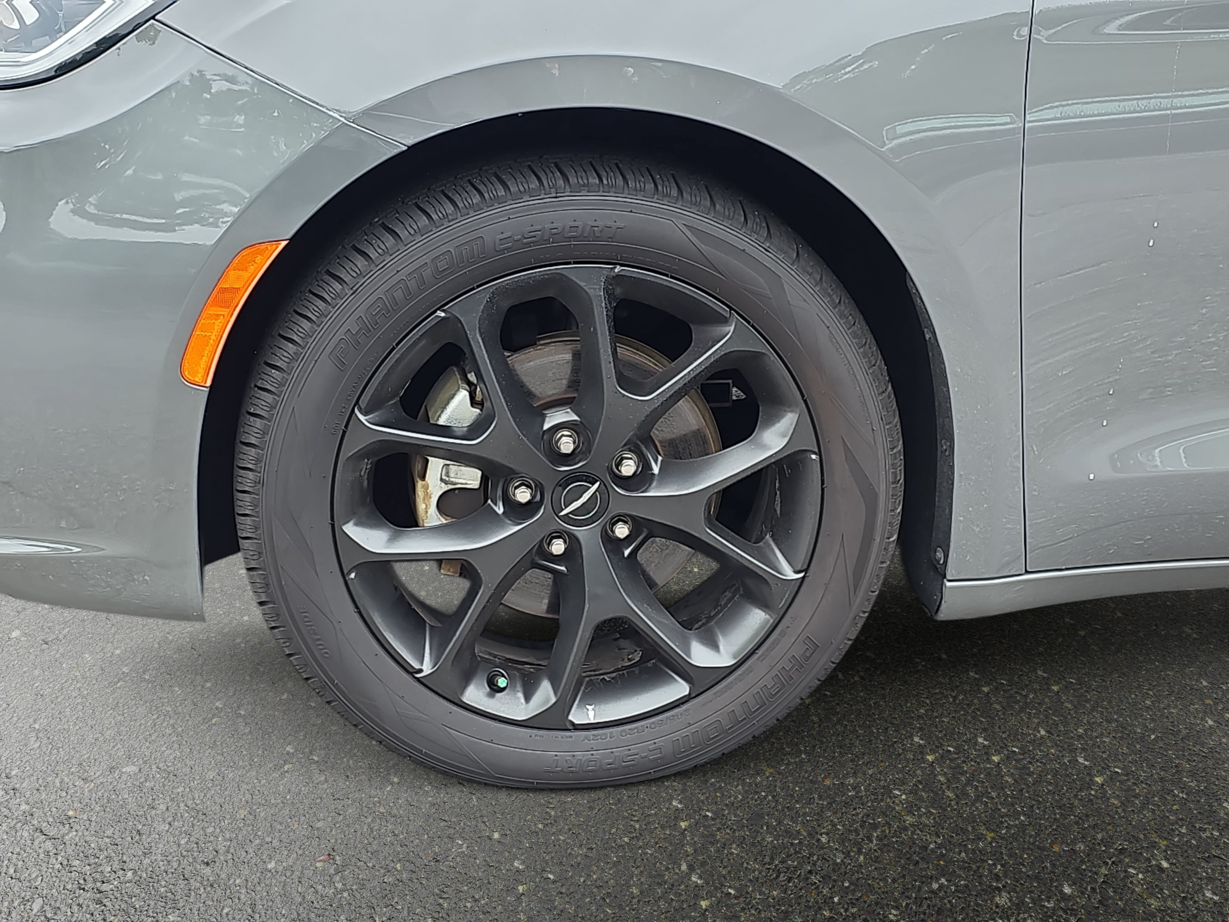 Used 2025 Chrysler Pacifica Limited FWD image 30