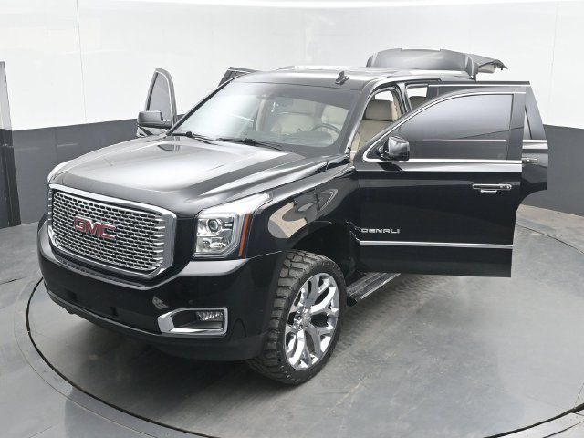 Used 2017 GMC Yukon Denali w/ Open Road Package AWD/4WD image 57