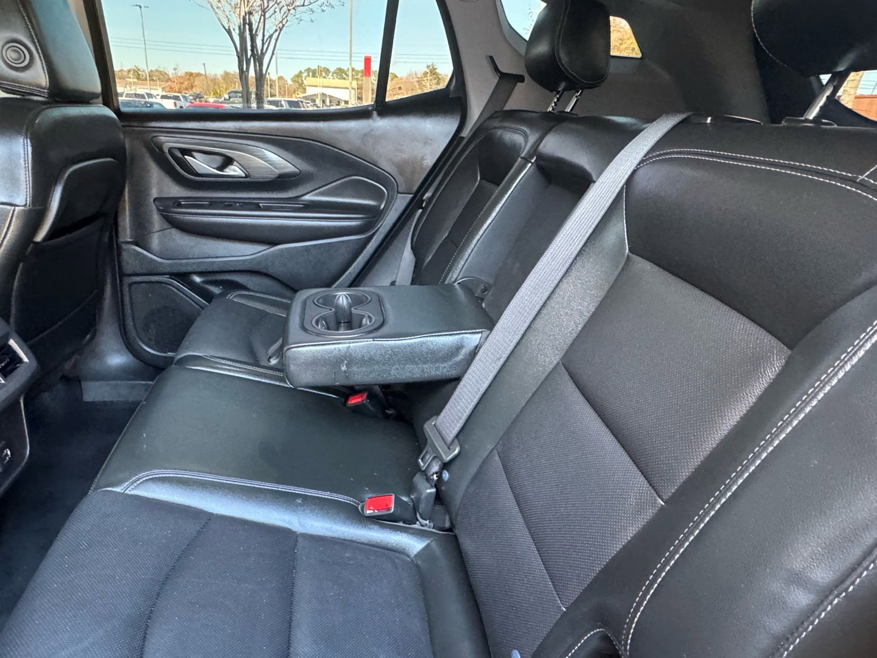 Used 2022 GMC Terrain SLT w/ Infotainment Package II FWD image 33