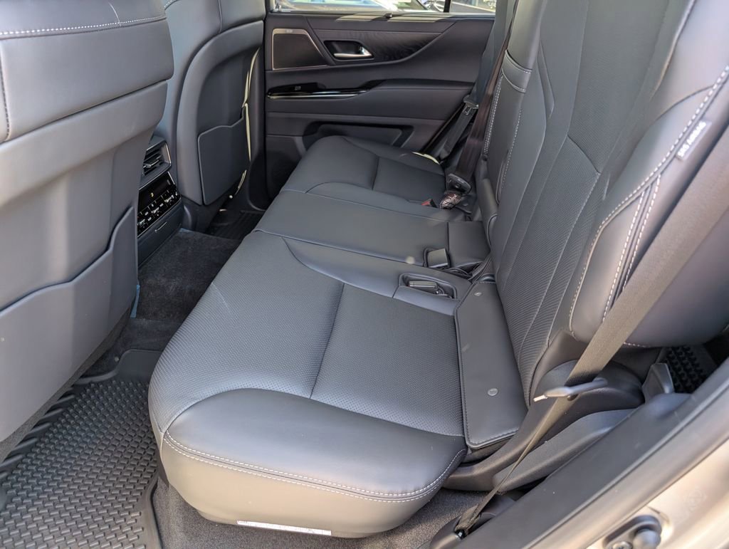 New 2025 Lexus LX 700h Luxury image 6