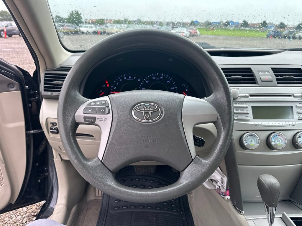 Used 2010 Toyota Camry LE FWD image 20