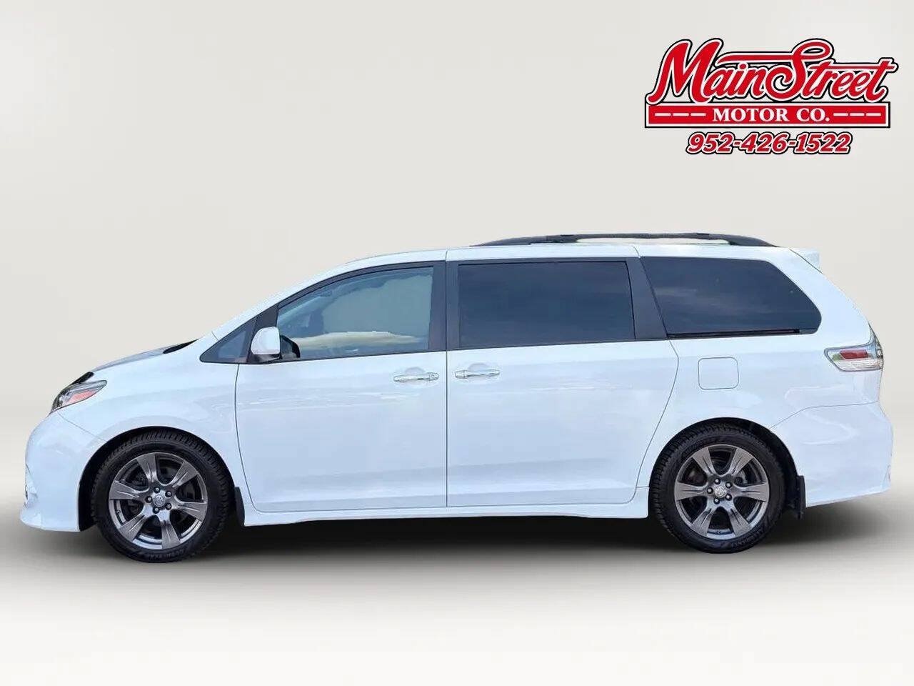 Used 2017 Toyota Sienna SE Premium FWD image 4