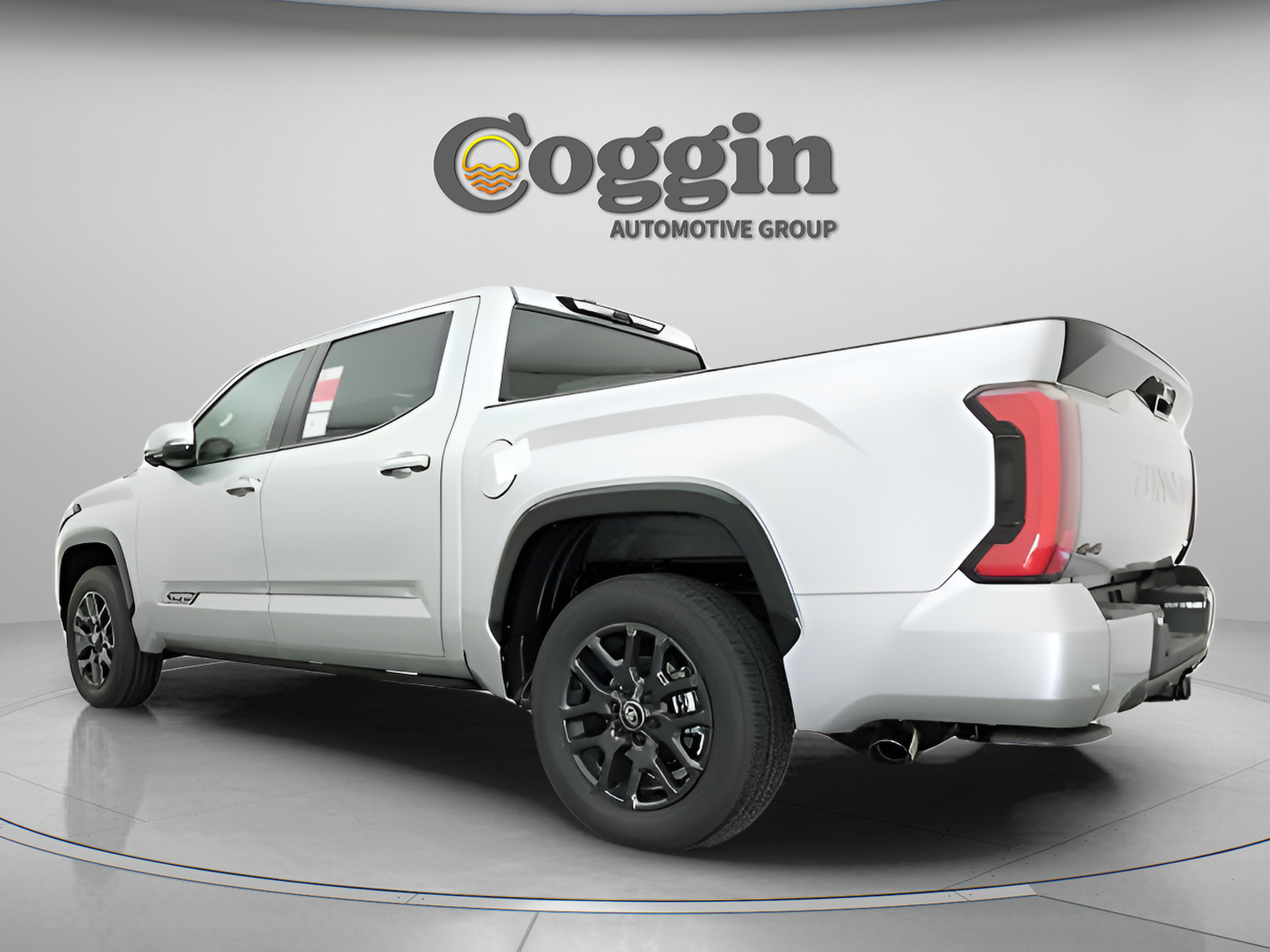 Used 2025 Toyota Tundra Platinum AWD/4WD image 10