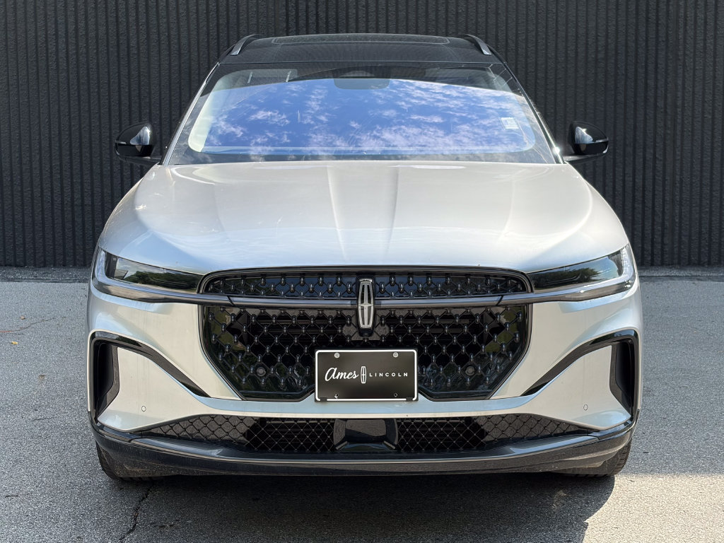 New 2026 Lincoln Nautilus Reserve w/ Jet Appearance Package AWD/4WD image 3