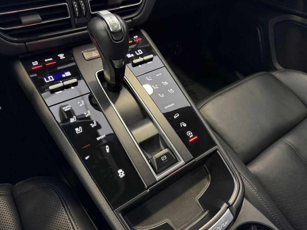 Used 2023 Porsche Macan S image 18
