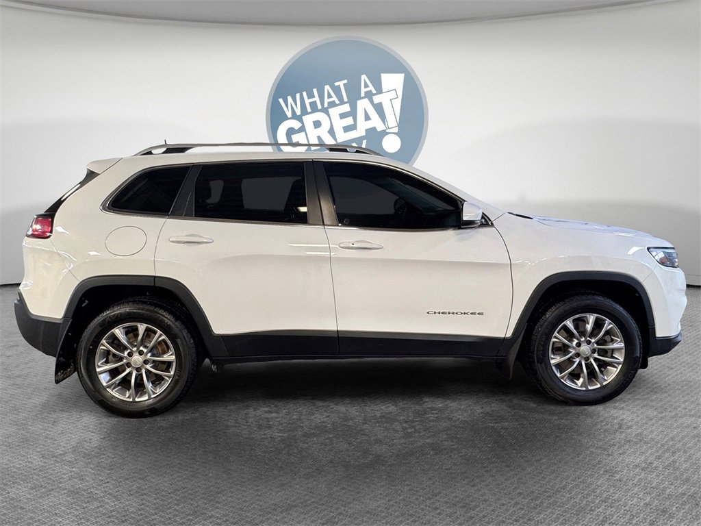 Used 2019 Jeep Cherokee Latitude Plus w/ Cold Weather Group image 2