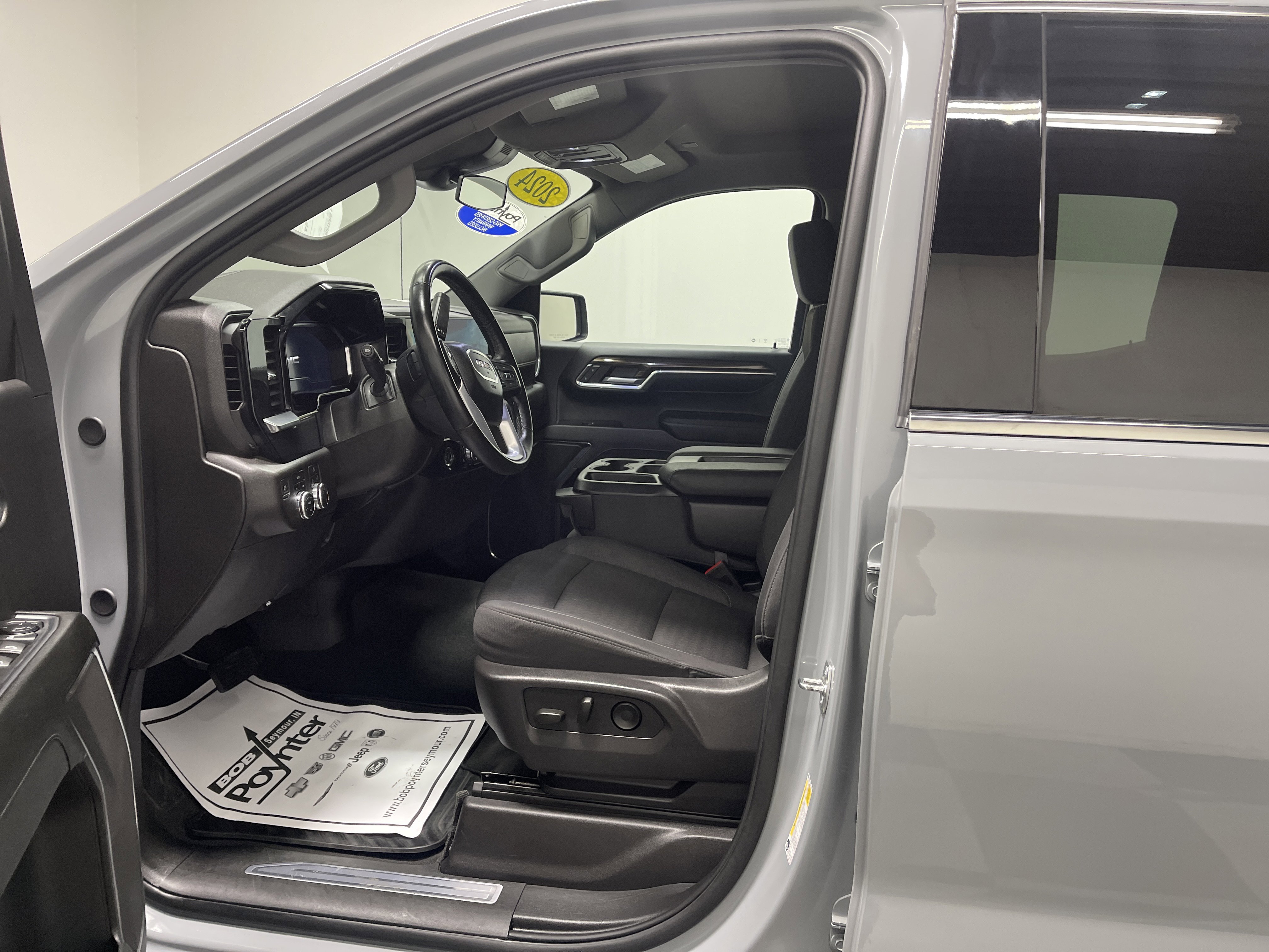 Used 2024 GMC Sierra 1500 SLE image 9