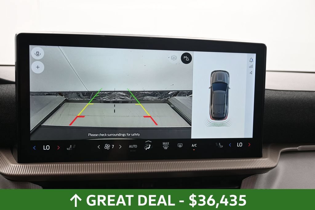 Used 2025 Ford Explorer Active AWD/4WD image 30