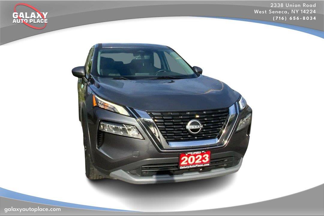 Used 2023 Nissan Rogue SV AWD/4WD image 3
