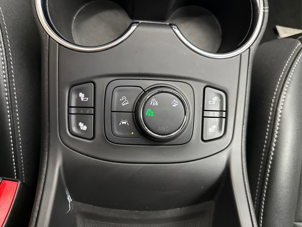 Used 2024 GMC Terrain SLT image 35