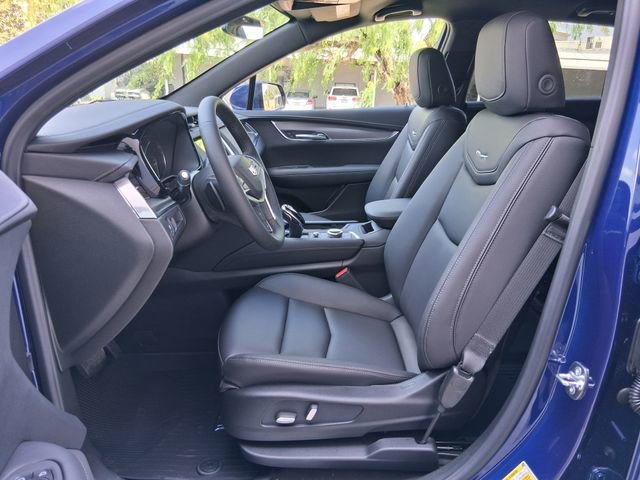 New 2026 Cadillac XT5 Luxury image 18