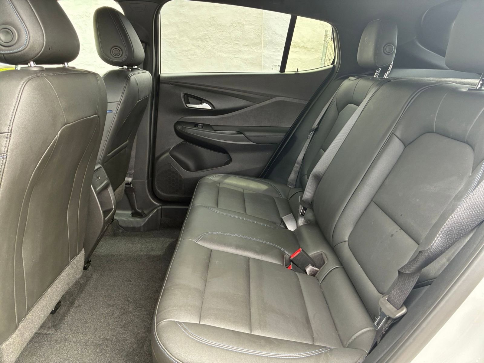 Used 2025 Buick Envista Sport Touring image 24
