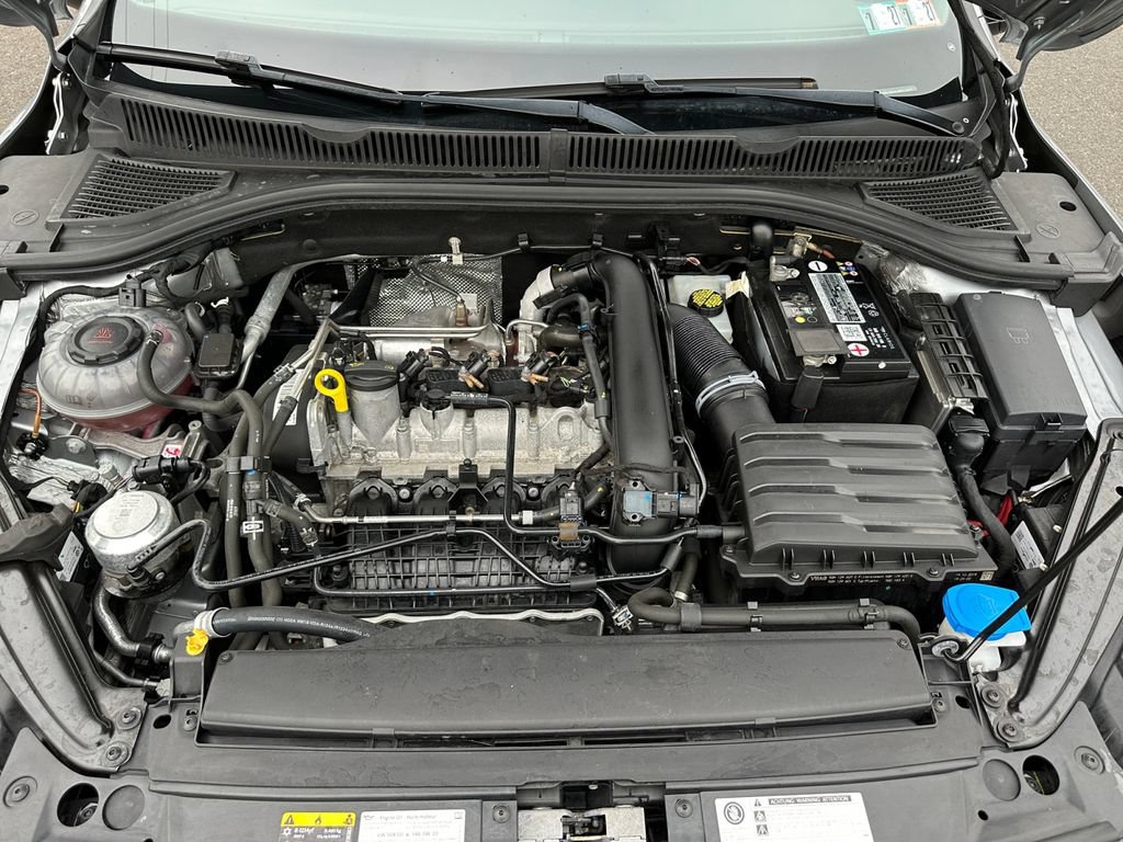 Used 2020 Volkswagen Jetta R-Line w/ R-Line Cold Weather Package FWD image 32