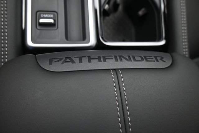 Used 2026 Nissan Pathfinder Platinum FWD image 40