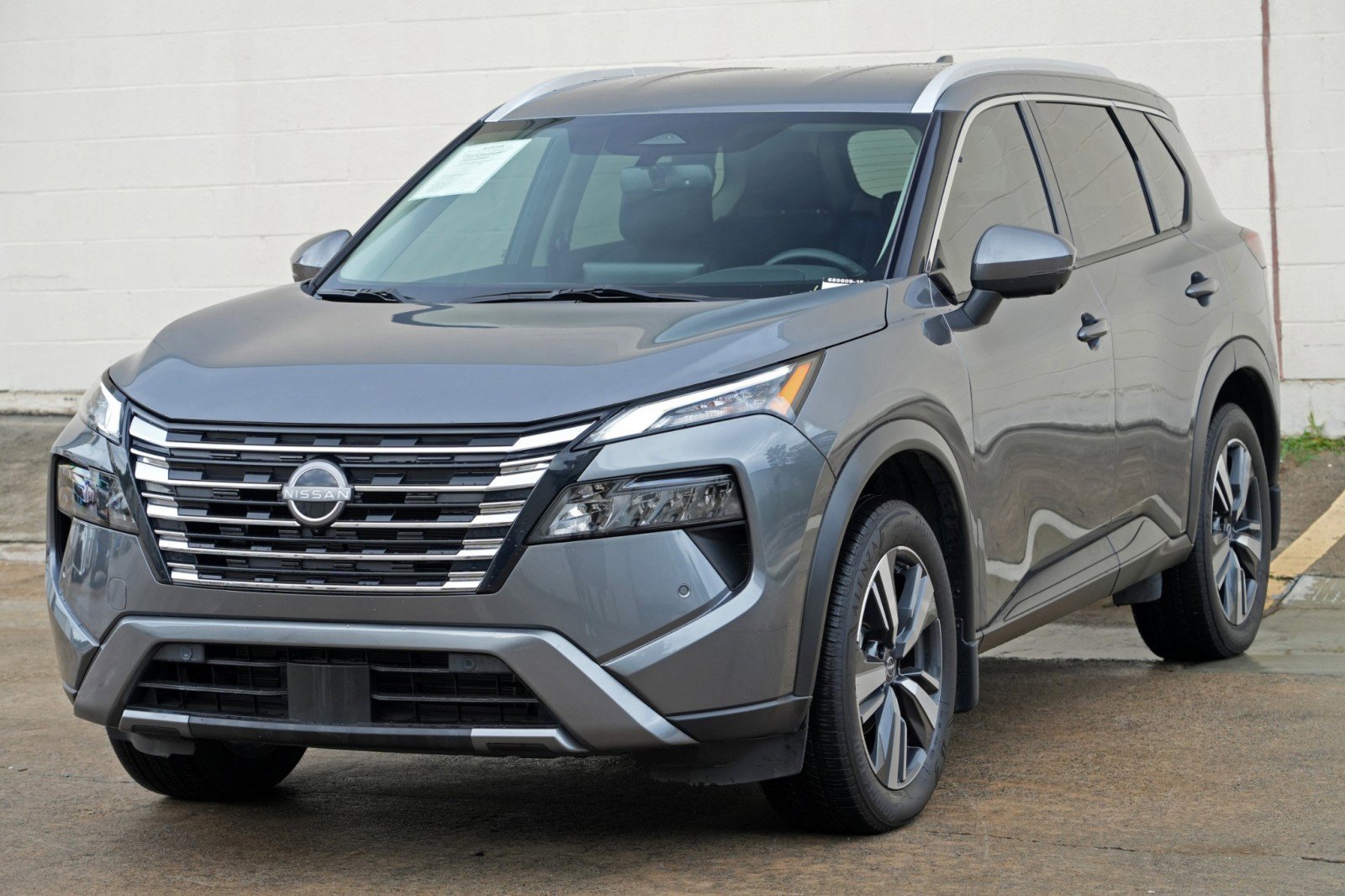 Used 2024 Nissan Rogue SL FWD image 43
