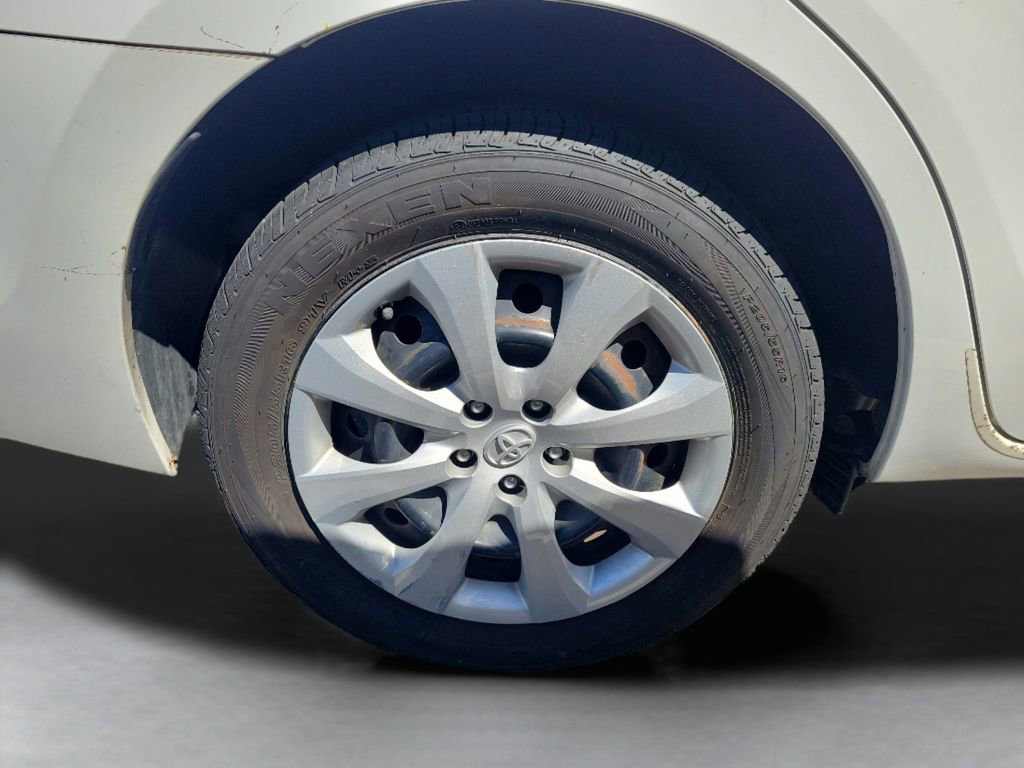 Used 2016 Toyota Corolla LE image 6