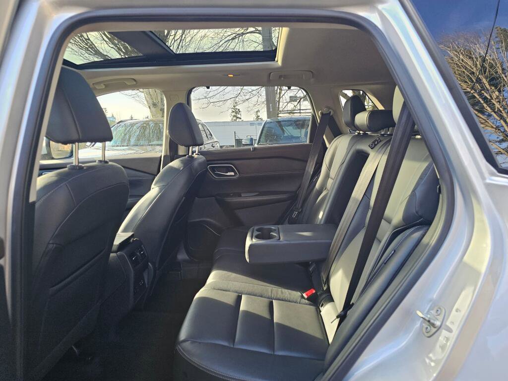 Used 2021 Nissan Rogue SL image 19