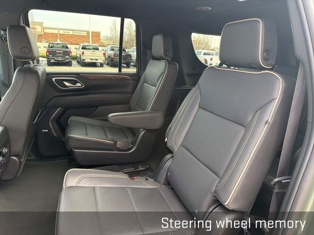 Used 2023 Chevrolet Suburban Premier image 30