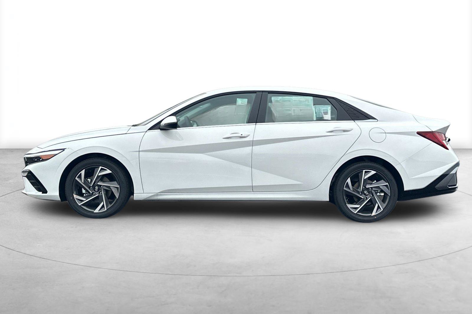 New 2026 Hyundai Elantra Limited FWD image 3
