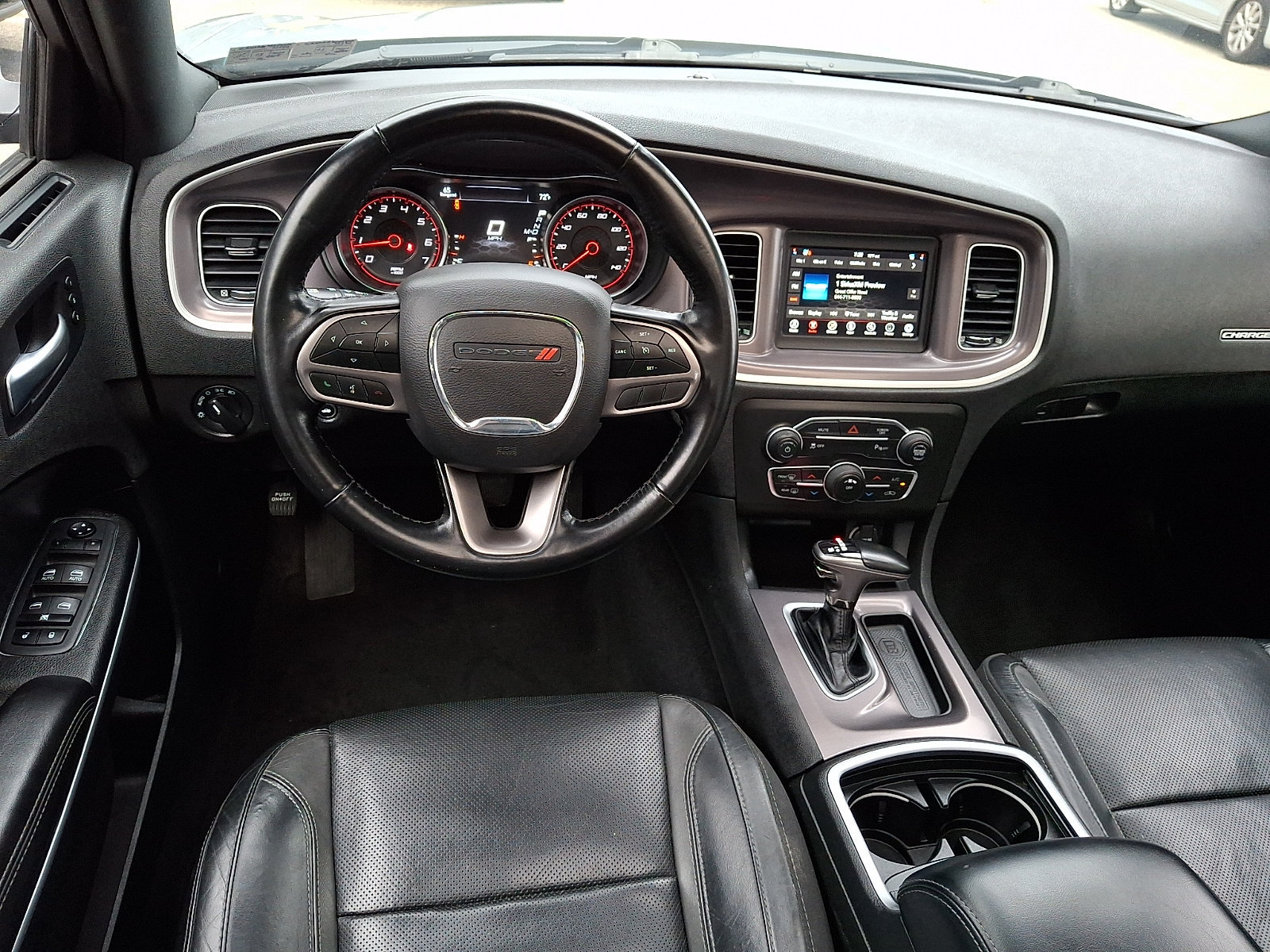 Used 2022 Dodge Charger SXT w/ Leather Interior Group RWD image 11
