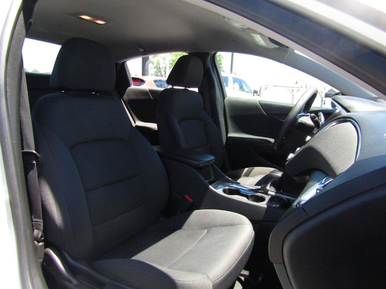 Used 2020 Chevrolet Malibu LT FWD image 23