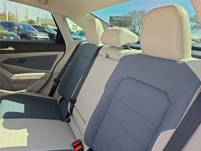 New 2026 Volkswagen Jetta SE FWD image 9