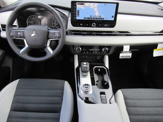 New 2026 Mitsubishi Outlander SE FWD image 17