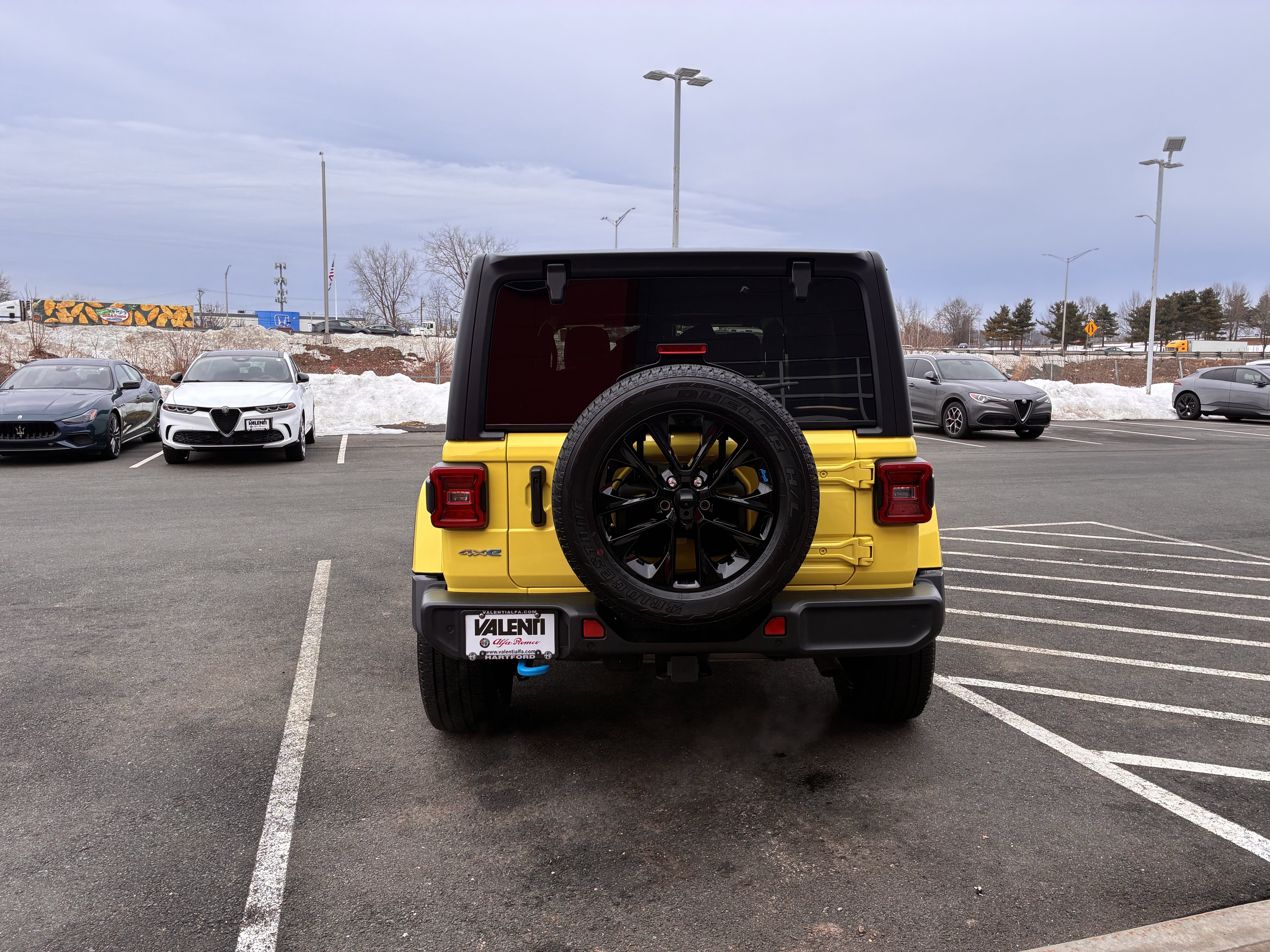 Used 2023 Jeep Wrangler Unlimited Sahara w/ Dual Top Group image 8