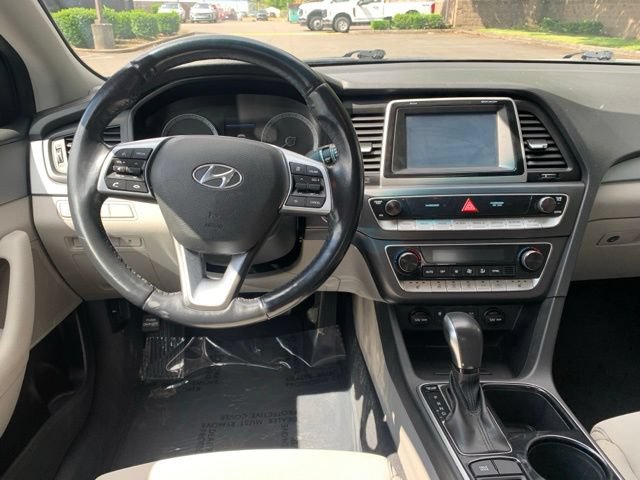 Used 2019 Hyundai Sonata SEL w/ Cargo Package FWD image 13