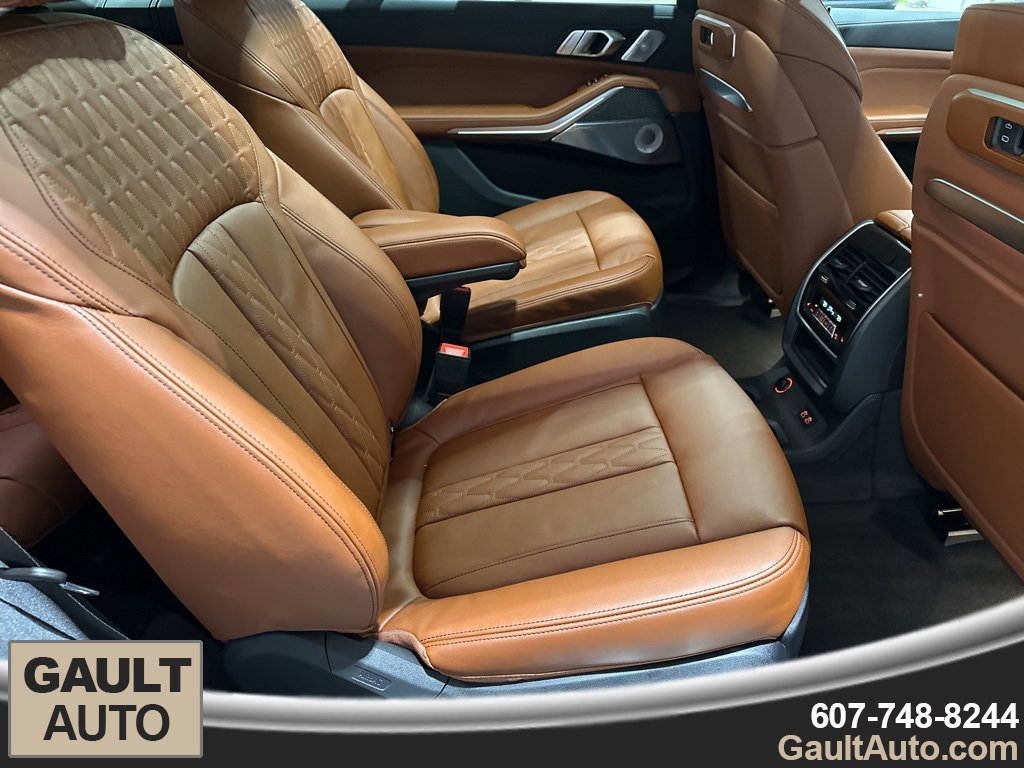 New 2026 BMW X7 M60i image 21