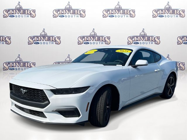 Used 2025 Ford Mustang Coupe RWD image 7