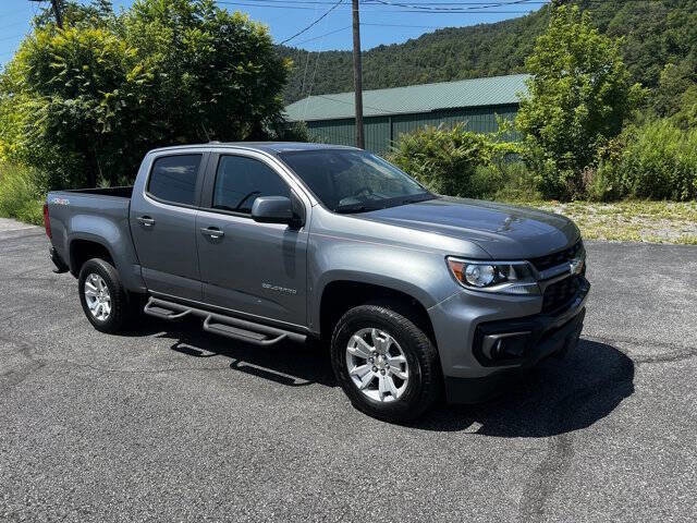 Used 2022 Chevrolet Colorado LT w/ Luxury Package image 3