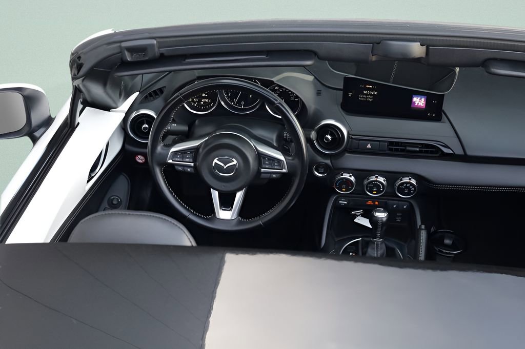 Used 2024 MAZDA MX-5 Miata RF Grand Touring RWD image 29