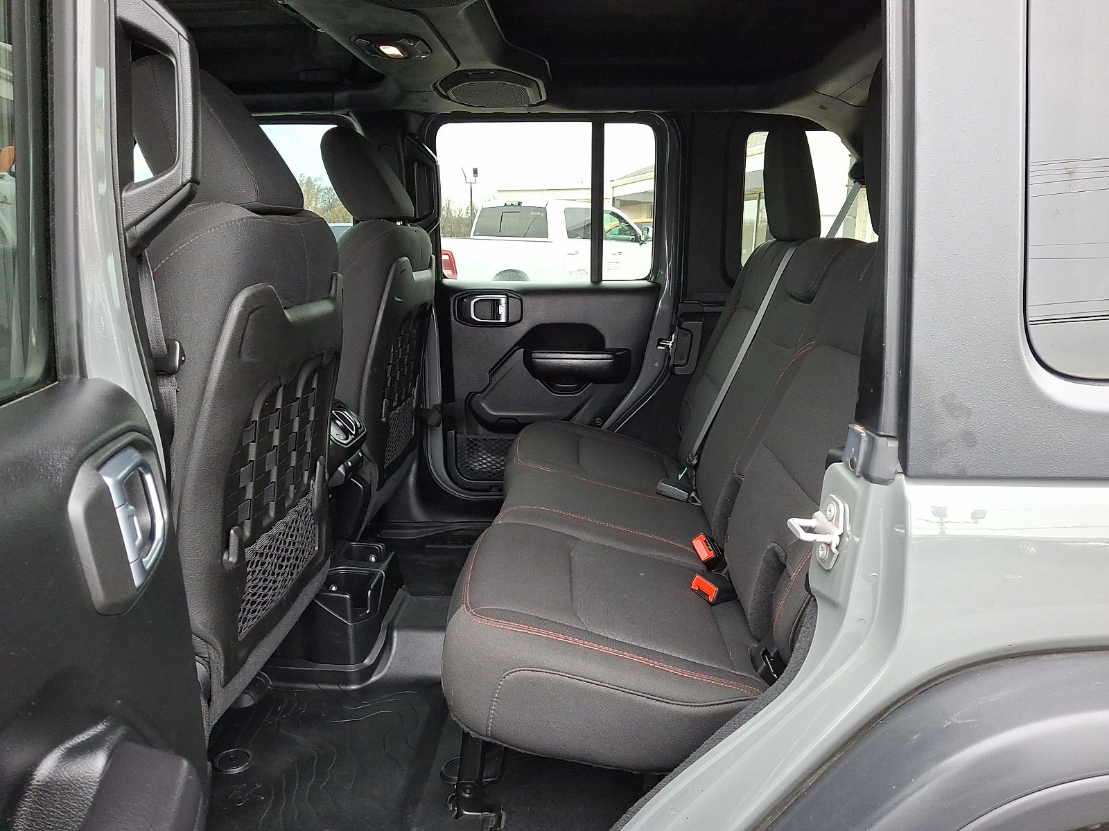 Used 2018 Jeep Wrangler Unlimited Rubicon w/ Uconnect 4C Nav & Sound Group image 11