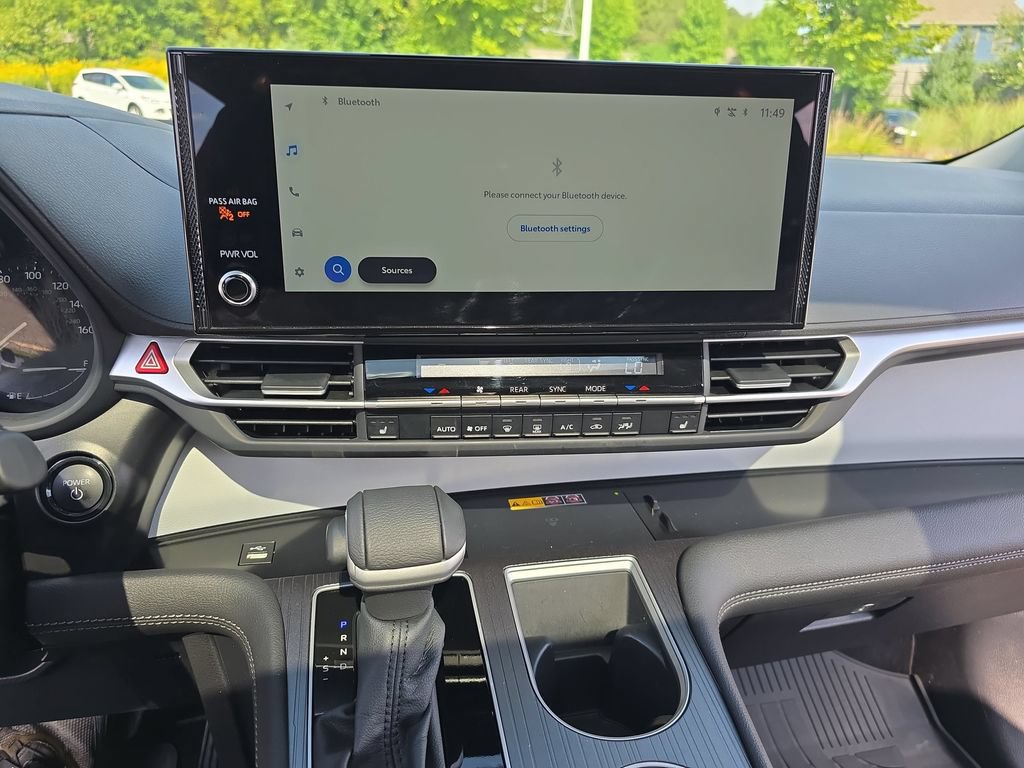 Used 2025 Toyota Sienna XLE AWD/4WD image 25