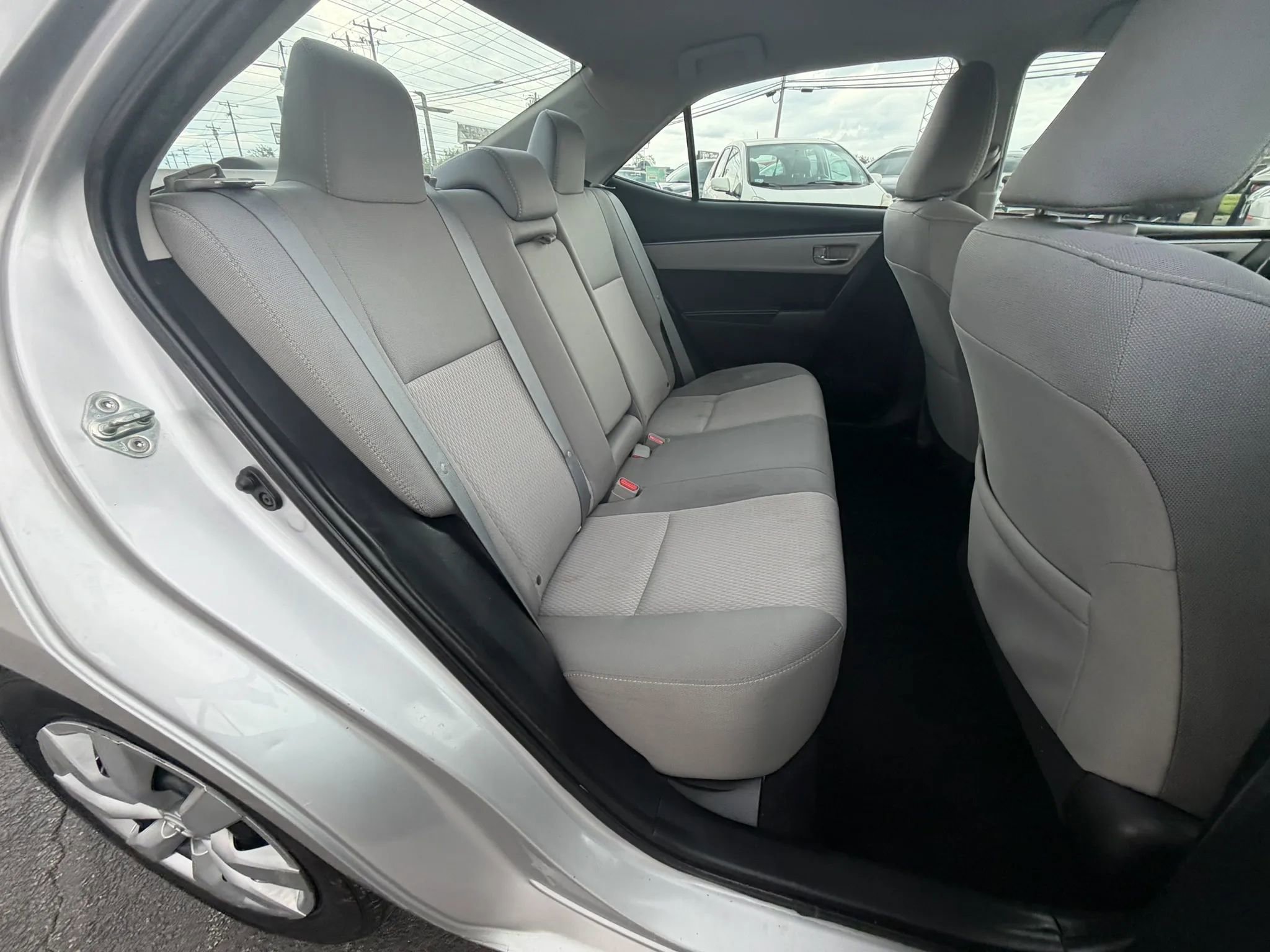 Used 2015 Toyota Corolla LE FWD image 13