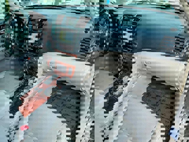 Used 2013 Toyota Highlander Limited image 18